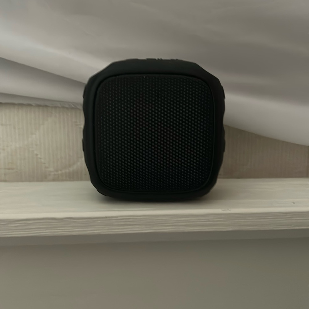 Bluetooth Speaker w/ Carabiner